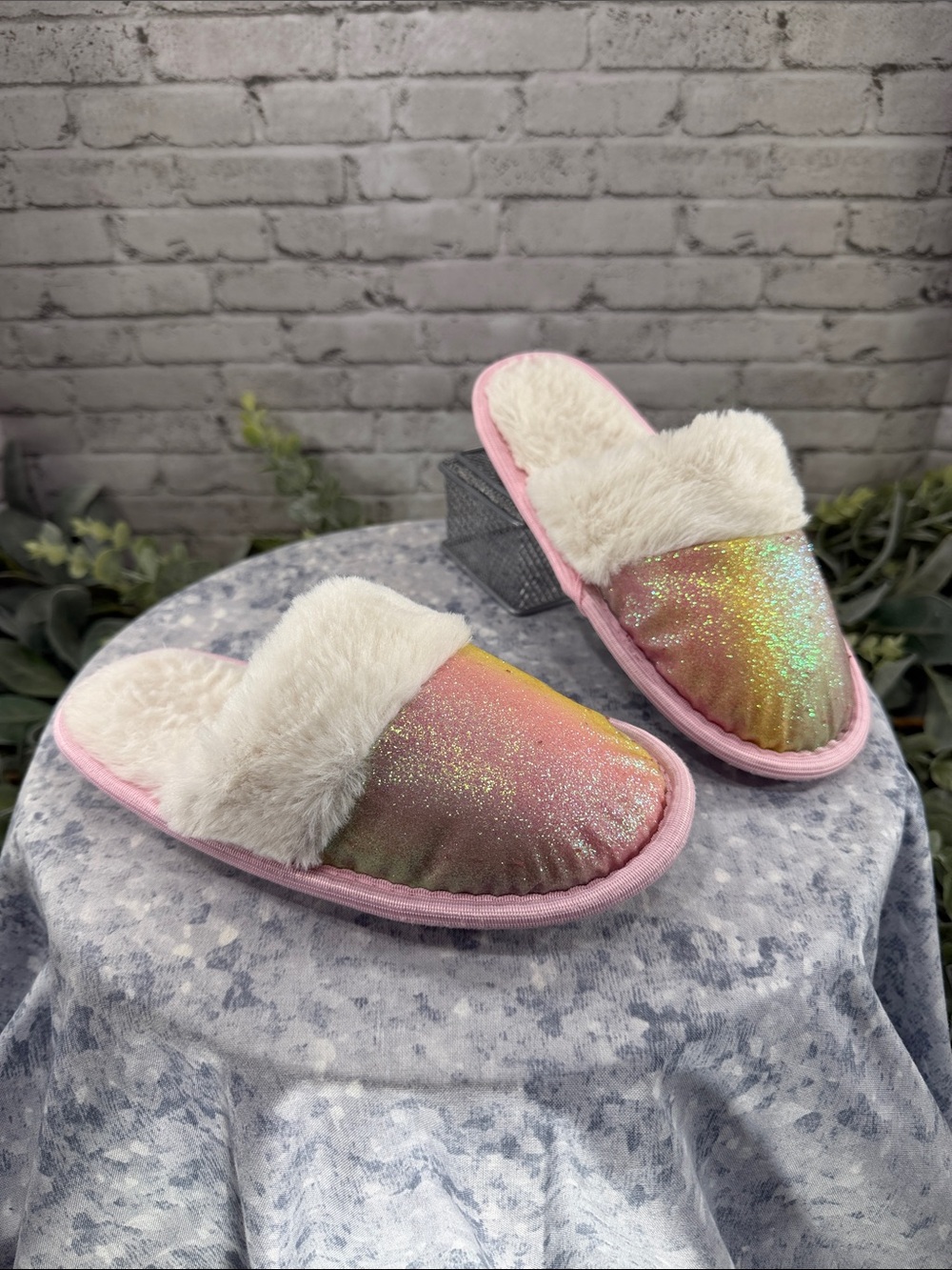 🩷 Pink Pastel Sparkle Rainbow Fabric White Faux Fur Slipper Slides Girls 11/12